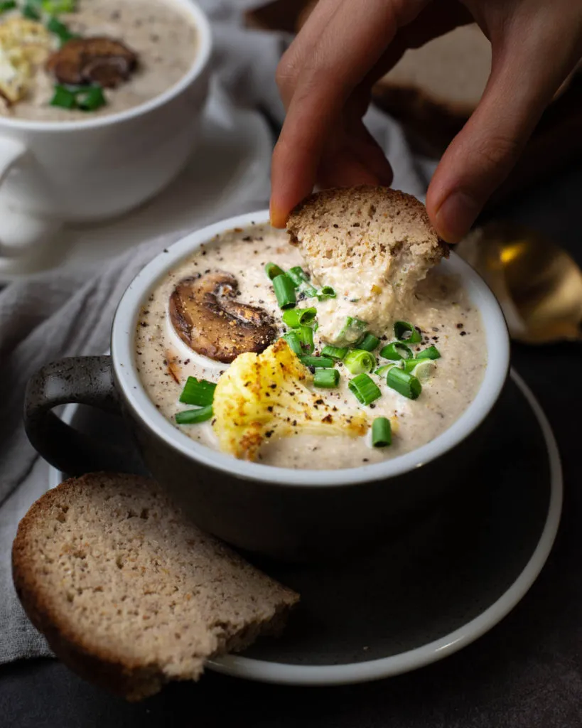 vegan keto cauliflower soup