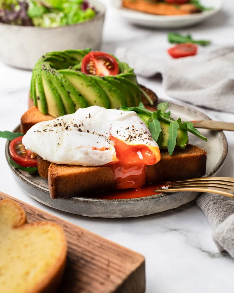 keto toasts with poached egg